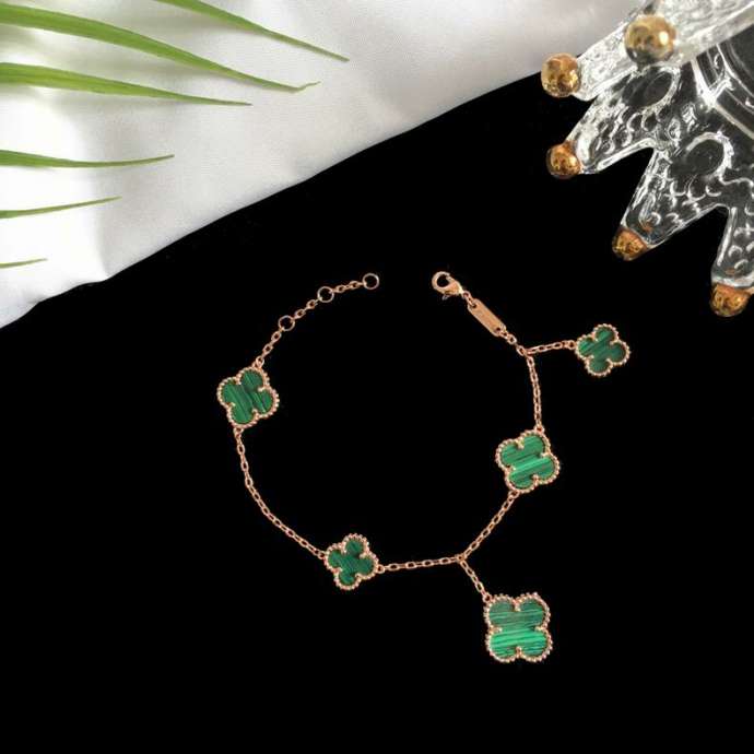 Picture of Van Cleef Arpels Bracelet _SKUVanCleef&Arpelsbracelet121010016249